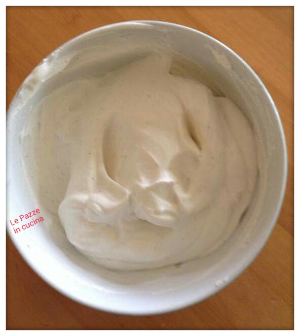 Crema di yogurt e panna
