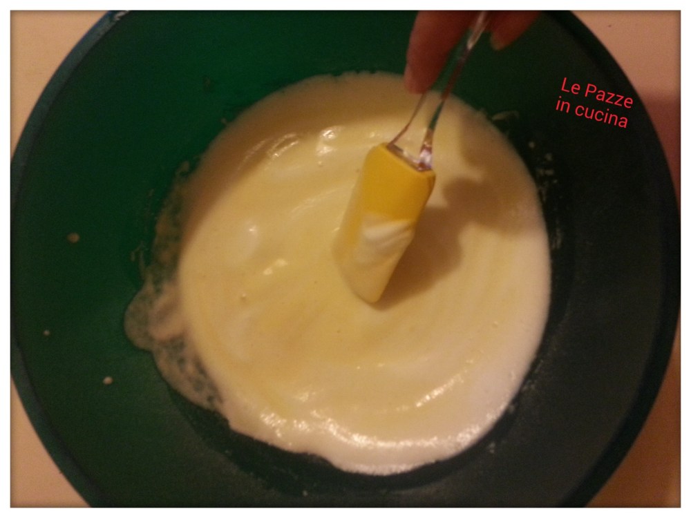 Aggiungiamo l'albume al composto precedente